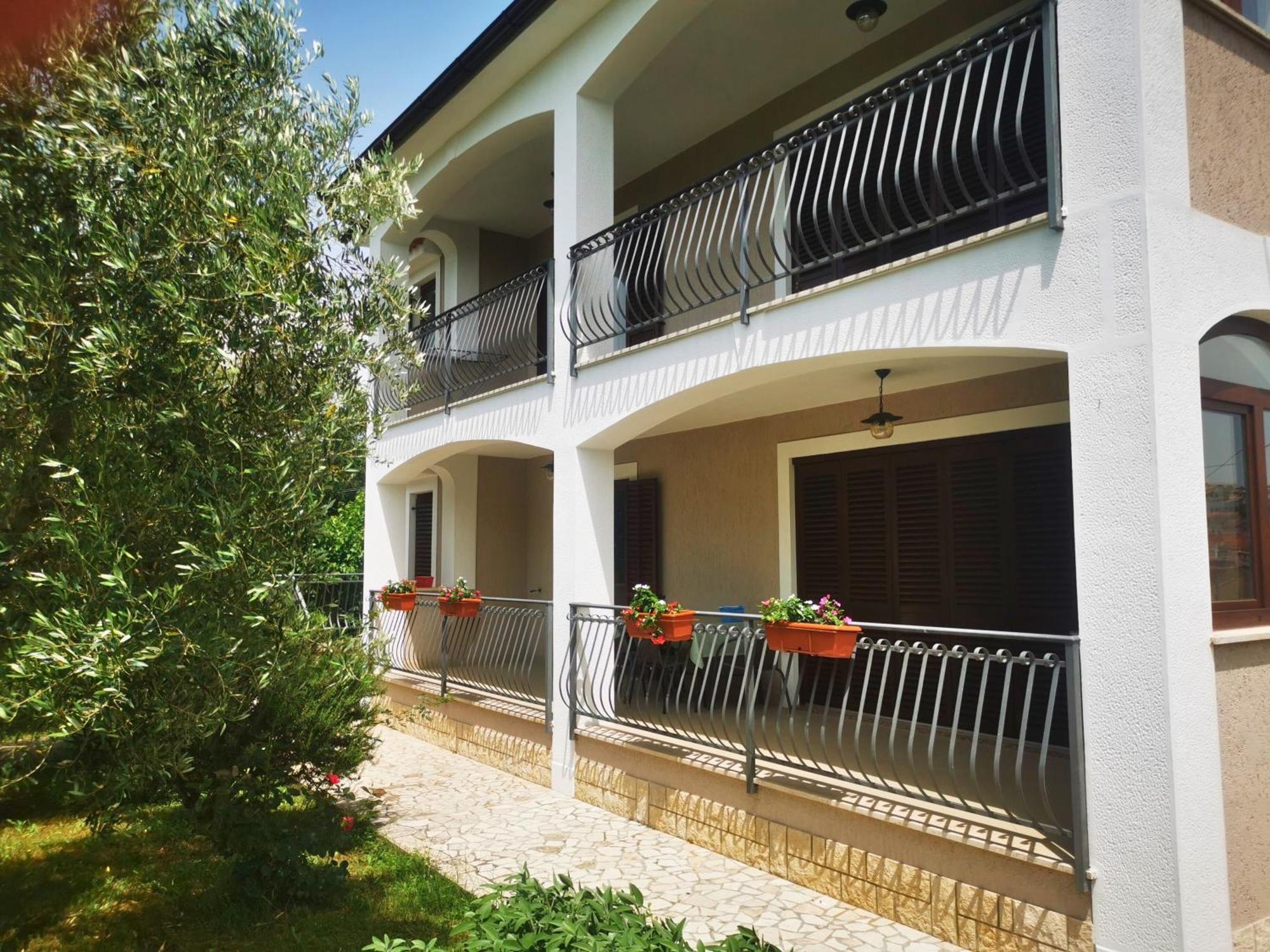 Garden Apartment Maria Vrsar Extérieur photo