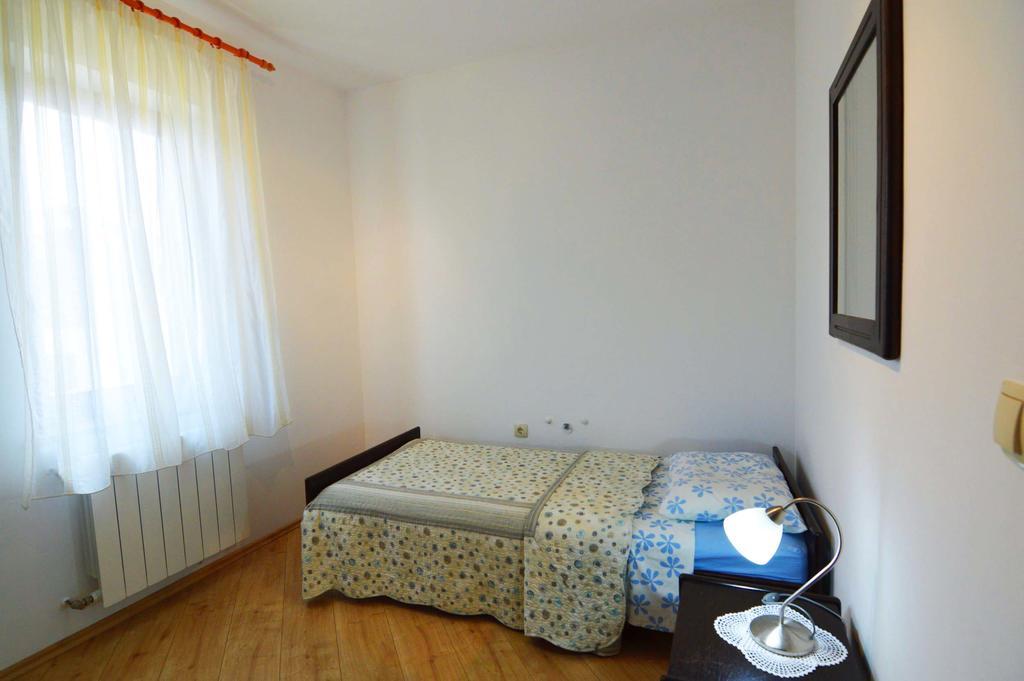 Garden Apartment Maria Vrsar Extérieur photo