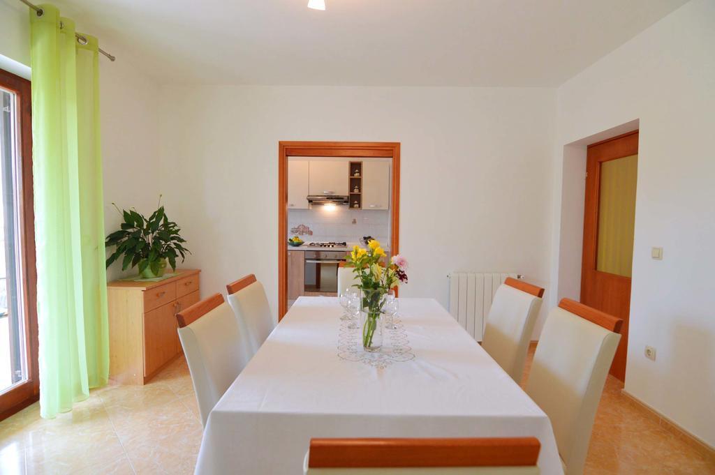 Garden Apartment Maria Vrsar Extérieur photo